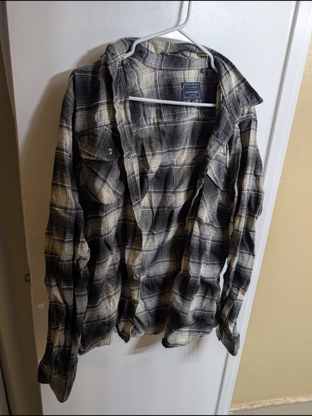 Wrangler Black & White Plaid Long Sleeve Shirt